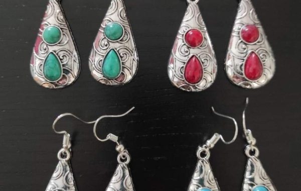 Pendientes de zamak con resina