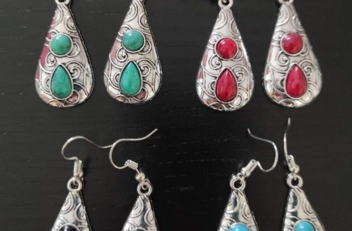 Pendientes de zamak con resina