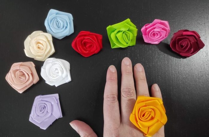 Anillo rosa de raso