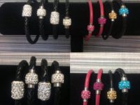 Pulsera de cuero con cierre de imán