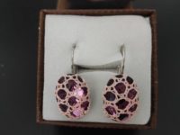 Pendientes pequeños ovalados con encaje de bolillos