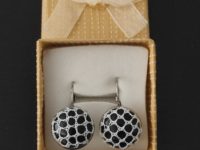 Pendientes redondos con encaje de bolillos