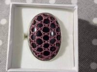 Anillo ovalado con encaje de bolillos