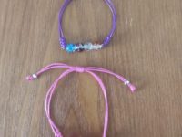 Pulsera con cristales de colores