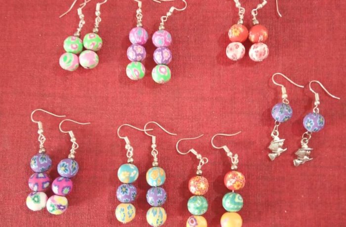 Pendientes personalizados de bolas de fimo fimo